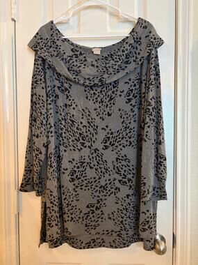 Chico’s Zenergy Leopard Print Cowl Neck Tunic Top Gray Black Size 3 XL